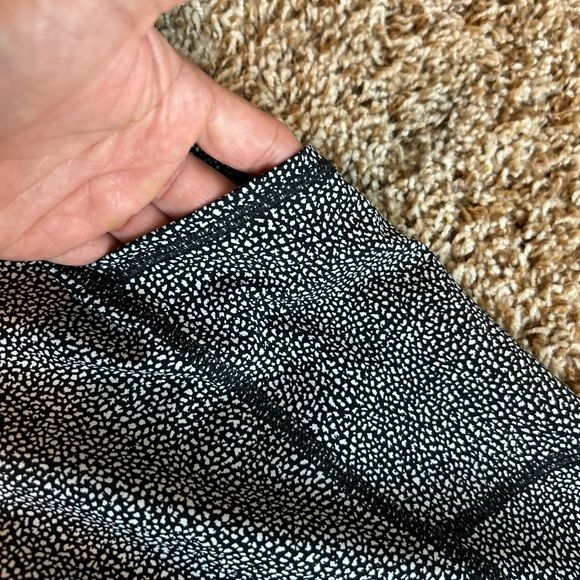 Lululemon Tight Stuff Tight II 25” Reflective Scallop Alpine White/Black Sz 4 - Picture 7 of 15